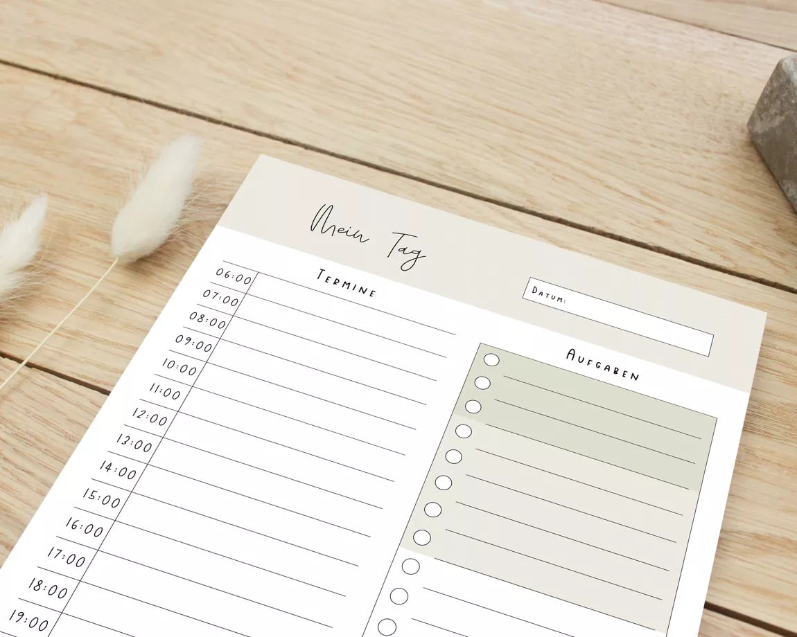 Tagesplaner DIN A5 – 50 Blatt | To-Do-Liste & Stundenplan | Tagesübersicht auf Naturpapier für Büro & Alltag