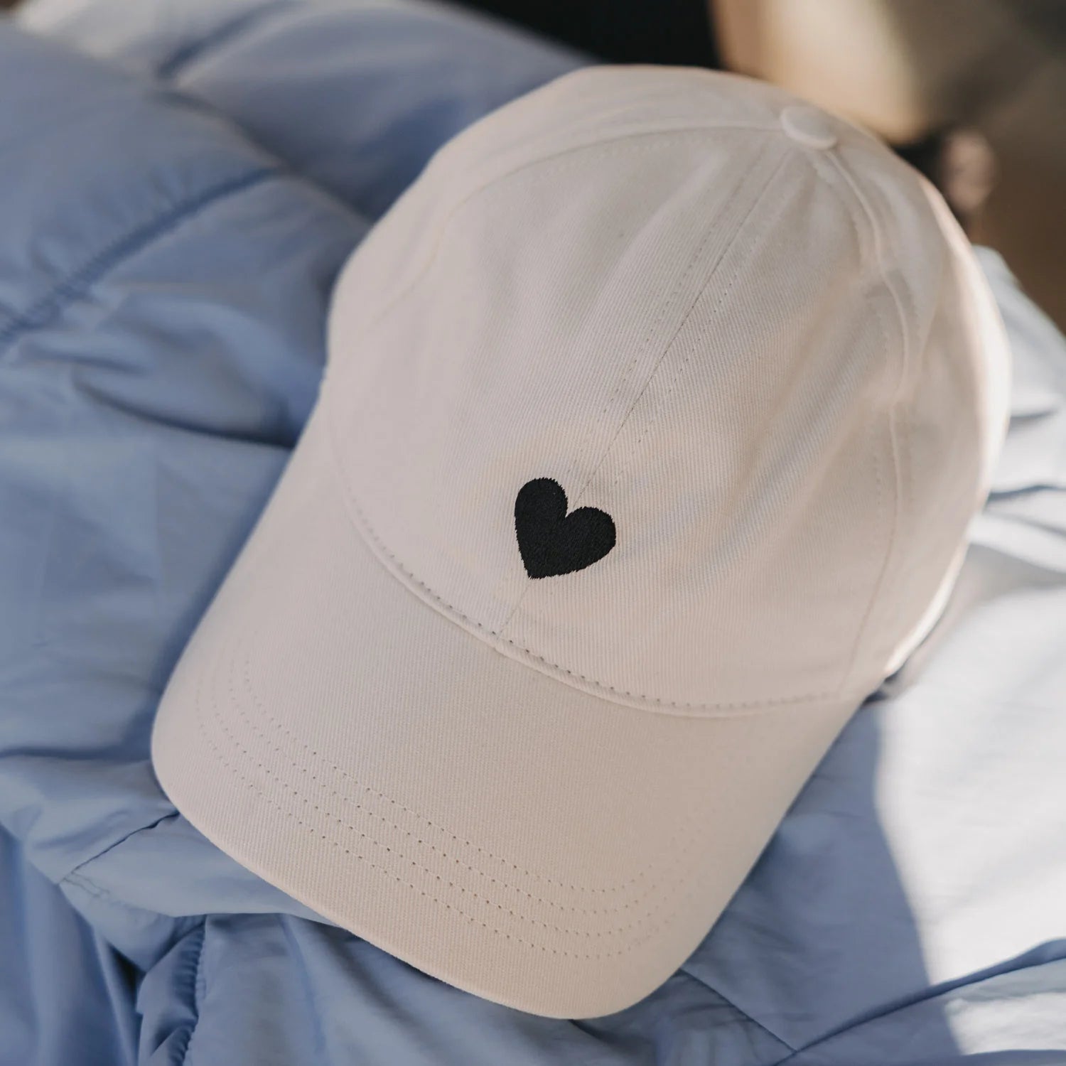 Cap beige Herz