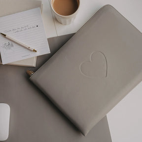 Laptoptasche Herz Grau von Eulenschnitt