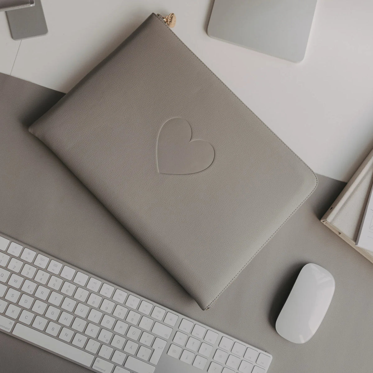 Laptoptasche Herz Grau von Eulenschnitt